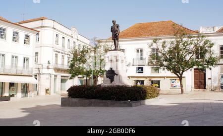 Statue du général Marquez de sa de Bandeira, noble et politicien, né à Santarem, place sa da Bandeira, Santarem, Portugal Banque D'Images