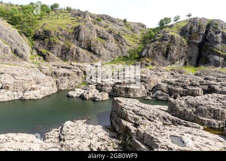 Sheytan Dere (rivière Shaitan) Canyon sous le barrage du réservoir Studen Kladenets, Bulgarie Banque D'Images