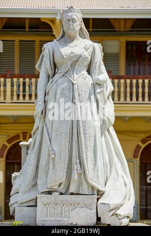 Statut de la reine Victoria Monument devant la haute cour à Georgetown Guyana Amérique du Sud Banque D'Images