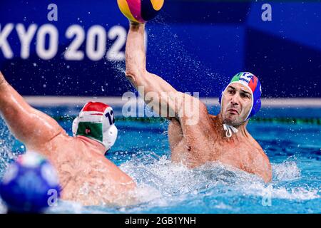 TOKYO, JAPON - 2 AOÛT : Pietro Figlioli, d'Italie, lors du match des hommes du tournoi de water-polo olympique de Tokyo 2020, entre l'équipe Hongrie et l'équipe Italie, au Tatsumi Waterpolo Centre, le 2 août 2021 à Tokyo, au Japon (photo de Marcel ter Pals/Orange Pictures) Banque D'Images