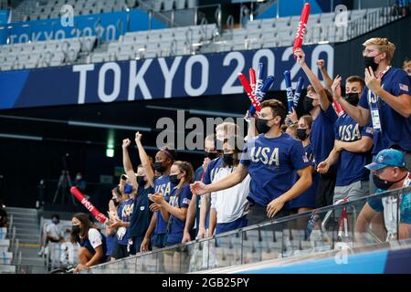 Tokyo, Kanto, Japon. 1er août 2021. Les membres de l'équipe des États-Unis applaudissent lors des finales de natation aux Jeux Olympiques d'été de Tokyo en 2020 au Tokyo Aquatics Centre. (Image de crédit : © David McIntyre/ZUMA Press Wire) Banque D'Images