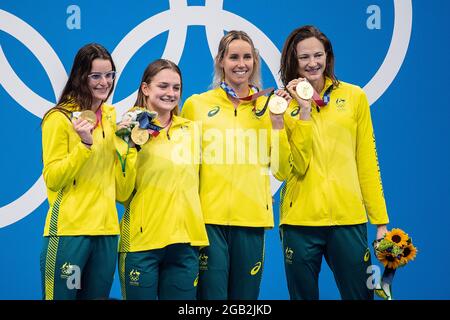 Le Relais australien avec Kaylee McKeown, Chelsea HODGES, Emma McKeown, Cate CAMPBELL, a gagné l'or, Champions olympiques, médaillés d'or, 1re place, or; cérémonie de remise des prix; 4 x 100 m relais de nage individuel, femmes, nage finale/femmes/hommes, le 1er août 2021; Jeux olympiques d'été 2020, de 23.07. - 08.08.2021 à Tokyo/Japon. Banque D'Images