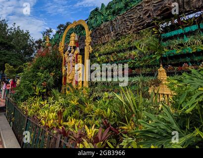 Un magnifique idol mural de Lord Tirupati Balaji isolé à Tirupati: Tirupati, Andhra Pradesh, Inde-juillet 10.2021 Banque D'Images