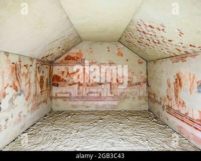 Murs peints en fresque à Tomba della nave (tombeau de bateau) 5e siècle avant JC - Musée archéologique national de Tarquinia, Italie Banque D'Images