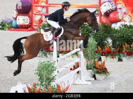 Tokyo, Japon. 02 août 2021. Tokyo, Japon. 02 août 2021. Sports équestres/Evesting : Jeux Olympiques, individuel, saut de spectacle, Baji Koen Equestrian Park. Tom McEwen de Grande-Bretagne sur Toledo de Kerser en action. Credit: Friso Gentsch/dpa/Alay Live News Banque D'Images