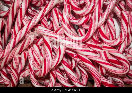 Noël Noël Noël rouge canne à sucre motif, texture et fond Banque D'Images