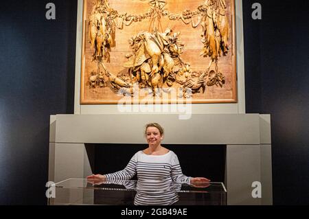 BONHAMS 2 août 2021. Bonhams accueille un photocall Grinling Gibbons : des siècles en train de marquer le lancement de l'exposition nationale célébrant la vie, le génie et l'héritage du maître-sculpteur et sculpteur en bois du XVIIe siècle, Grinling Gibbons. L'exposition débute le 3 août, marquant la mort au lendemain de la mort de Gibbons il y a 300 ans. Credit amer ghazzal/Alamy Live News. Banque D'Images