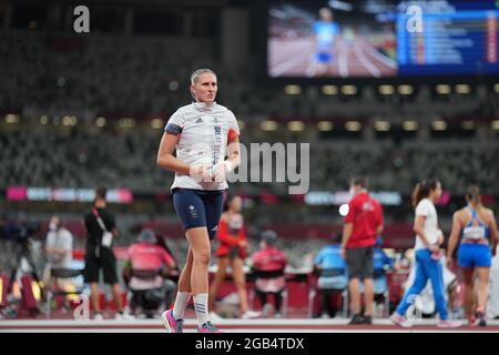 Tokyo, Japon. 2 août 2021 ; Stade olympique, Tokyo, Japon : Tokyo 2020 Jeux Olympiques d'été jour 10 ; qualification de la voûte polaire Womens, BRADSHAW Holly de Grande-Bretagne prépare pour l'événement crédit: Action plus Sports Images/Alay Live News Banque D'Images