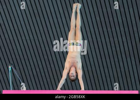 Plongeur russe Nikita Shleikher, stand sur la plate-forme de 10 m, European Diving Championships, 2016, Londres, Royaume-Uni Banque D'Images