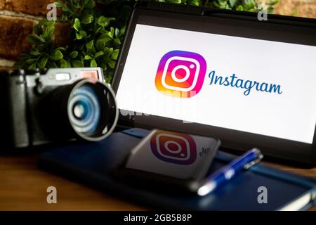 Pologne. 02 août 2021. Dans cette illustration, un logo Instagram apparaît sur une tablette. (Photo de Mateusz Slodkowski/SOPA Images/Sipa USA) crédit: SIPA USA/Alay Live News Banque D'Images