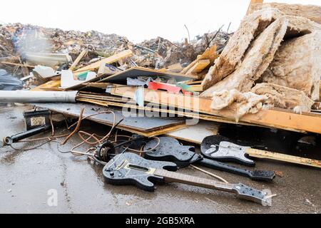 Schleiden, Allemagne. 02 août 2021. Vue sur les piles de déchets de la catastrophe de la tempête sur le site commémoratif de Vogelsang. Credit: Rolf Vennenbernd/dpa/Alay Live News Banque D'Images