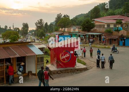 Kibuye petit village Lac Kivu Rwanda Afrique Banque D'Images