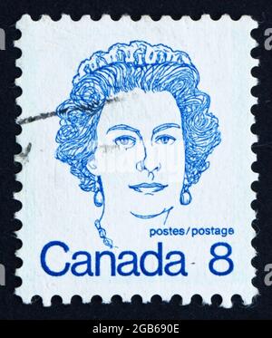 CANADA - VERS 1973 : un timbre imprimé au Canada montre la reine Elizabeth II, vers 1973 Banque D'Images