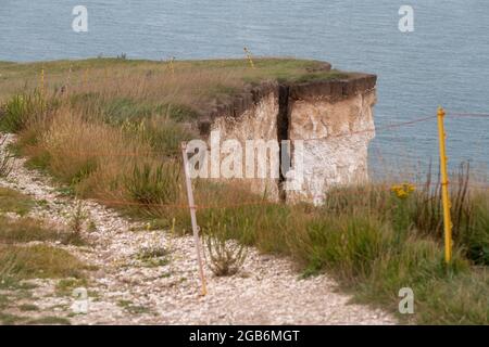 Falaises de craie en ruines Beachy Head. Après une chute de falaise énorme (érosion des terres) coupures de route, East Sussex, Royaume-Uni Banque D'Images