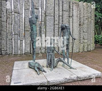 Un mémorial aux victimes de la famine irlandaise 1845-1852, par le sculpteur Edward Delaney, à St Stephens Green, Dublin, Irlande. Banque D'Images