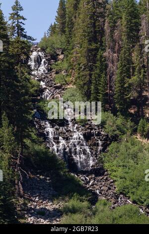 Twin Falls dans Mammoth Lakes Banque D'Images