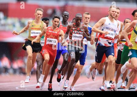 Tokyo, Japon. 3 août 2021. BARTELSMEYER Amos (GER), FONTES Ignacio (ESP), CHERUIYOT Timothy (KEN), KERR Josh (GBR) Athlétisme : le 1500m Round 1 masculin lors des Jeux Olympiques de Tokyo 2020 au Stade National de Tokyo, Japon . Crédit: Daisuke Asauchi/AFLO SPORT/Alay Live News Banque D'Images