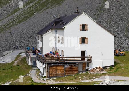 Duesseldorfer Huette également Zaytalhuette, refuge à 2721 mètres d'altitude, près, village de montagne de Sulden, Solda, district de la municipalité de Banque D'Images