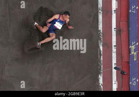 Tokyo, Japon. 3 août 2021. Jean-Marc Pontvianne, de France, participe au triple saut masculin aux Jeux Olympiques de Tokyo en 2020, à Tokyo, au Japon, le 3 août 2021. Credit: Zeng Yao/Xinhua/Alay Live News Banque D'Images