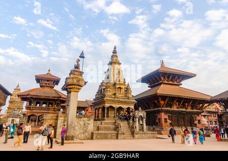 Bhaktapur et Katmandou 2013. Tremblement de terre pré-Népal. Maintenant lourdement endommagé et détruit Banque D'Images