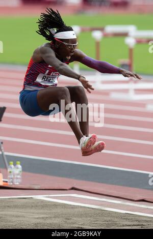 03 août 2021 : Brittney Reese (3886) des États-Unis remporte la médaille d'argent avec un saut de 6,97 m dans la longue finale des femmes lors de la compétition d'athlétisme au stade olympique de Tokyo, au Japon. Daniel Lea/CSM} Banque D'Images