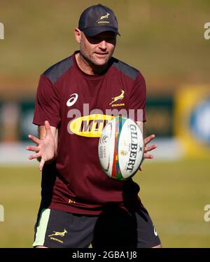 Jacques Nienaber (entraîneur en chef) d'Afrique du Sud pendant une session de formation à Western province HPC, Bellville, Western Cape, Afrique du Sud. Date de la photo: Lundi 2 août 2021. Banque D'Images