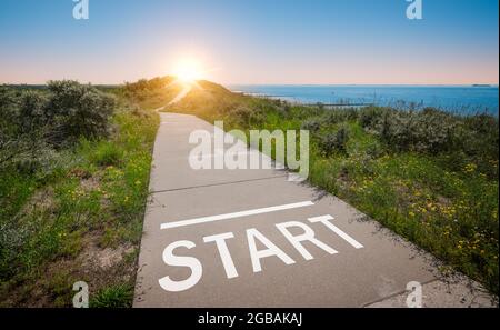 Ligne de départ au lever du soleil. Banque D'Images