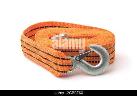 Corde de remorquage orange roulée avec crochets isolés sur blanc Banque D'Images