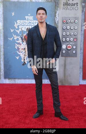 LOS ANGELES, CA - 2 août : Lewis Tan, à Warner Bros. Première de 'The suicide Squad' au Regency Village Theatre de Los Angeles, Californie, le 2 août 2021. Crédit: Faye Sadou/MediaPunch Banque D'Images