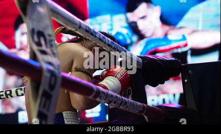 Bangkok Thaïlande novembre 11 2018. Des joueurs de boxe thaïlandais et étrangers non identifiés en compétition combattent Muay Thai Super champ à Muay Thai Street Bangkok Banque D'Images