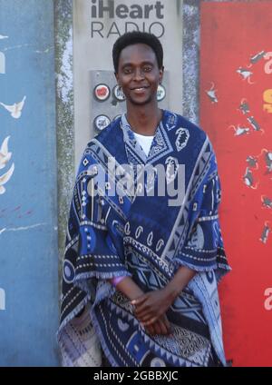 LOS ANGELES, CA - 2 août : EDI Gathegi, à Warner Bros. Première de 'The suicide Squad' au Regency Village Theatre de Los Angeles, Californie, le 2 août 2021. Crédit: Faye Sadou/MediaPunch Banque D'Images