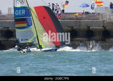 Kanagawa, Japon. 3 août 2021. Équipe Allemagne HEIL Erik et PLOESSEL Thomas (GER) voile : Homme Skiff - 49er - Médaille de la course pendant les Jeux Olympiques de Tokyo 2020 au port de plaisance d'Enoshima à Kanagawa, Japon . Credit: Kaoru Soehata/AFLO/Alay Live News Banque D'Images