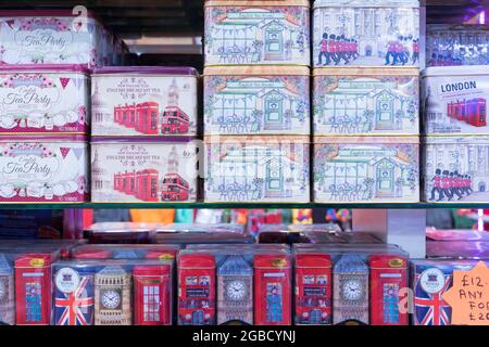 THÉ VERT ANGLAIS en boîtes à vendre dans la boutique de souvenirs de touriste Piccadilly Circus ville de Westminster Londres Angleterre Royaume-Uni Banque D'Images