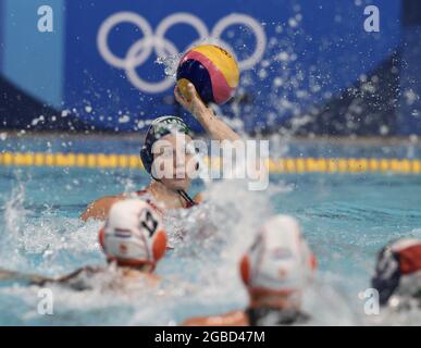 Tokyo, Japon. 3 août 2021. Dora Leimeter, de Hongrie, célèbre après avoir obtenu son score lors du quart-finale féminin de la compétition Water Polo entre les pays-Bas et la Hongrie aux Jeux Olympiques de Tokyo en 2020 à Tokyo, au Japon, le 3 août 2021. Credit: Ding Xu/Xinhua/Alamy Live News Banque D'Images