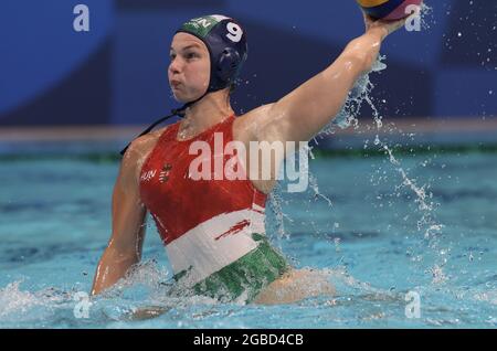 Tokyo, Japon. 3 août 2021. Dora Leimeter, de Hongrie, célèbre après avoir obtenu son score lors du quart-finale féminin de la compétition Water Polo entre les pays-Bas et la Hongrie aux Jeux Olympiques de Tokyo en 2020 à Tokyo, au Japon, le 3 août 2021. Credit: Ding Xu/Xinhua/Alamy Live News Banque D'Images