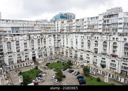 Batumi, Géorgie - 1er juillet 2021 : complexe d'appartements Magnolia dans la station balnéaire de la mer Noire à Batumi, Géorgie. Banque D'Images