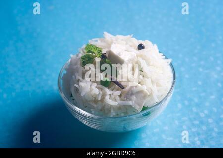 Veg Pulav ou Pulao, fait à base de riz basmathi, bol en verre Banque D'Images