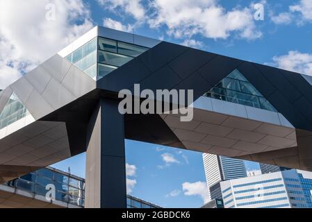 L'architecture moderne du Skywalk, qui rejoint Union Station et d'autres sites du quartier du centre-ville de Toronto, au Canada Banque D'Images