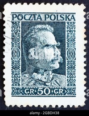 POLOGNE - VERS 1928 : un timbre imprimé en Pologne montre le maréchal Pilsudski, chef d'État, homme d'État, vers 1928 Banque D'Images