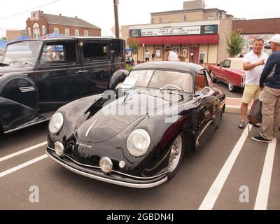 Détails d'une voiture classique vus lors d'un récent salon automobile du New Jersey. Les détails sont les ornements de capot, les grils et l'intérieur des vieilles voitures uniques exposés. Voiture historique Banque D'Images