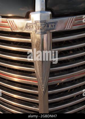 Détails d'une voiture classique vus lors d'un récent salon automobile du New Jersey. Les détails sont les ornements de capot, les grils et l'intérieur des vieilles voitures uniques exposés. Voiture historique Banque D'Images