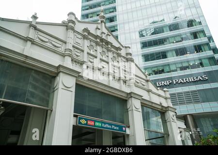 Singapour - 28 janvier 2019 : Raffles place, station de métro et au cœur du quartier financier de Singapour, espace commercial au sud de Singapour Banque D'Images