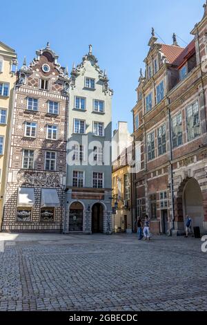 GDANSK, POLOGNE - 14 juin 2021 : une photo verticale du Langer Markt à Gdansk, Pologne Banque D'Images