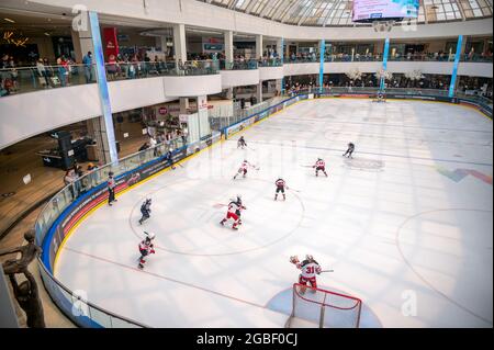 Edmonton (Alberta) - le 1er août 2021 : hockey sur glace au West edmonton Mall Ice Palace. Banque D'Images