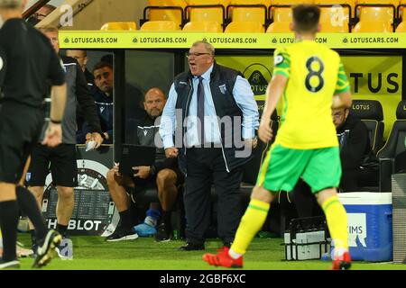 3 août 2021 ; Carrow Road, Norwich, Royaume-Uni. Football amical avant la saison, Norwich City contre Gillingham ; Directeur de Gillingham Steve Evans Banque D'Images