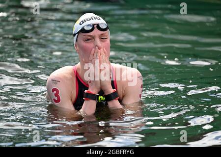 Finnia WUNRAM (GER) à l'arrivée, déçu, frustré, abattu, les femmes 10 km de natation marathon, de longue distance de natation, Parc marin d'Odaiba le 4 août 2021. Jeux olympiques d'été 2020, de 23.07. - 08.08.2021 à Tokyo/Japon. Banque D'Images