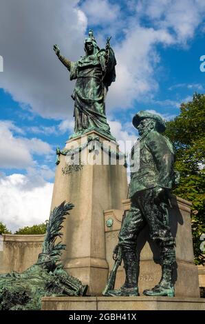 Une statue commémorative en l'honneur des anciens combattants de la guerre du Boar en Afrique du Sud se trouve dans les jardins de St. John's, à Liverpool Banque D'Images