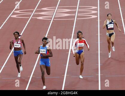 Tokyo, Japon. 04e août 2021. Marileidy Paulino, de la République dominicaine, termine sa première compétition dans une demi-finale féminine de 400 M aux Jeux Olympiques d'été de Tokyo 2020 à Tokyo, au Japon, le mercredi 4 août 2021. Photo de Bob Strong/UPI crédit: UPI/Alay Live News Banque D'Images