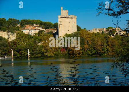 Vue sur la Tour Philippe le Bel en France, Villeneuve lez Avignon Banque D'Images
