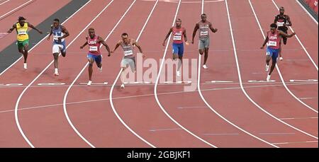 Tokyo, Japon. 4 août 2021. André de Grasse (4e L) du Canada participe à la finale masculine de 200 m aux Jeux olympiques de Tokyo en 2020, à Tokyo, au Japon, le 4 août 2021. Credit: Jia Yuchen/Xinhua/Alay Live News Banque D'Images